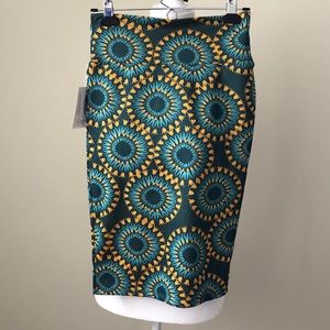 NWT LulaRoe Cassie print pencil skirt